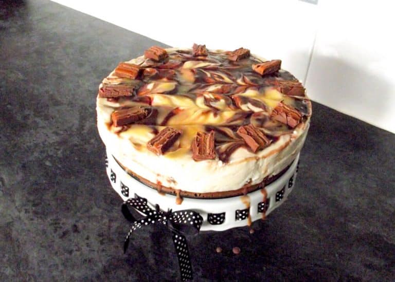 Mars Bar Cheesecake No Bake Candy Bar ChocolateKitchenMason Easy Step by Step Picture