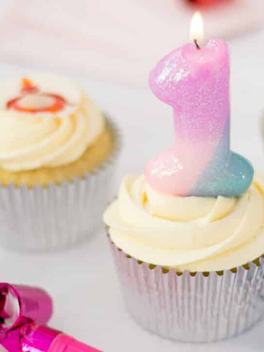 Simple Vanilla Party Cupcakes