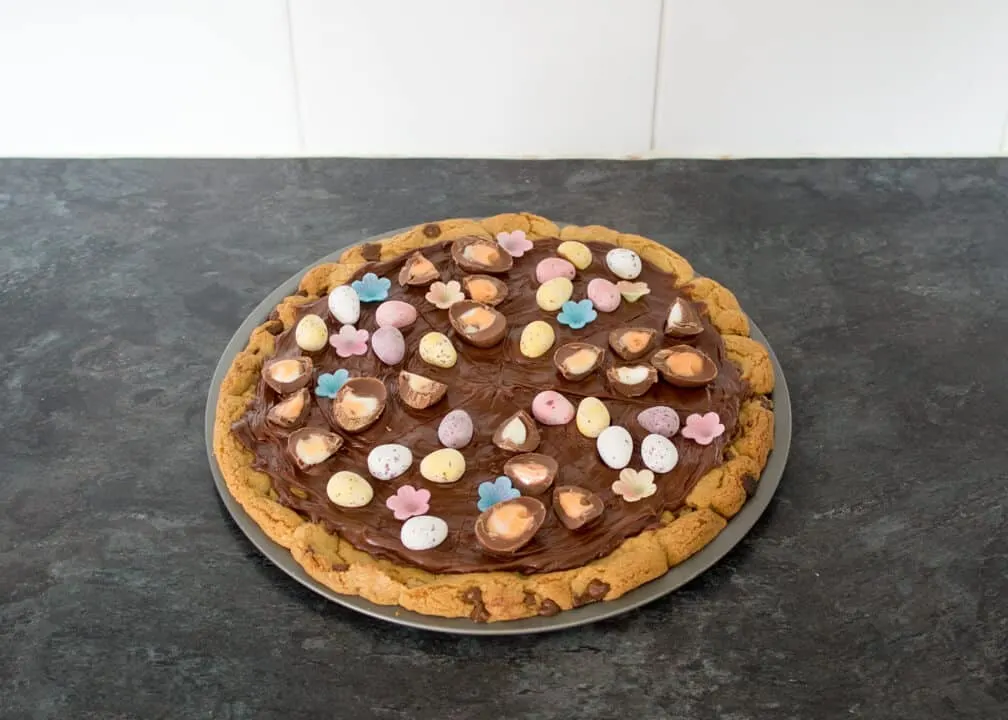 Easter Chocolate Cookie Pizza | Creme Egg | Mini Eggs | Choc Chip