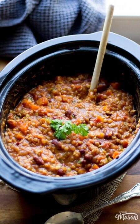 vegetarian chili in a slow cooker