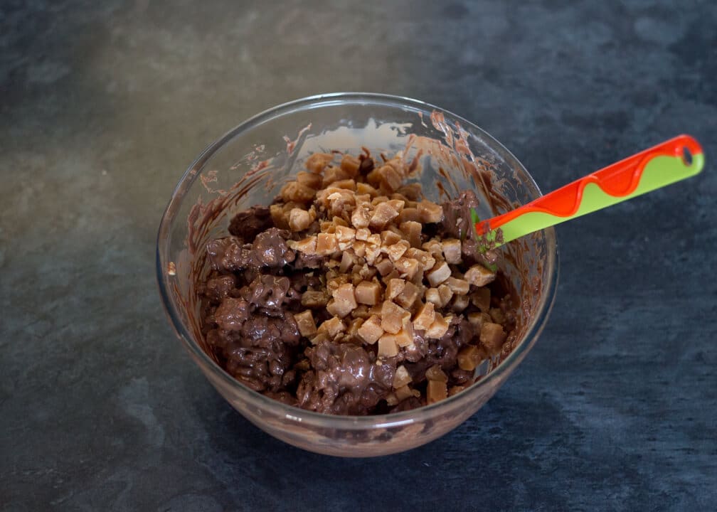 No Bake Cookies Mixture in a Bowl