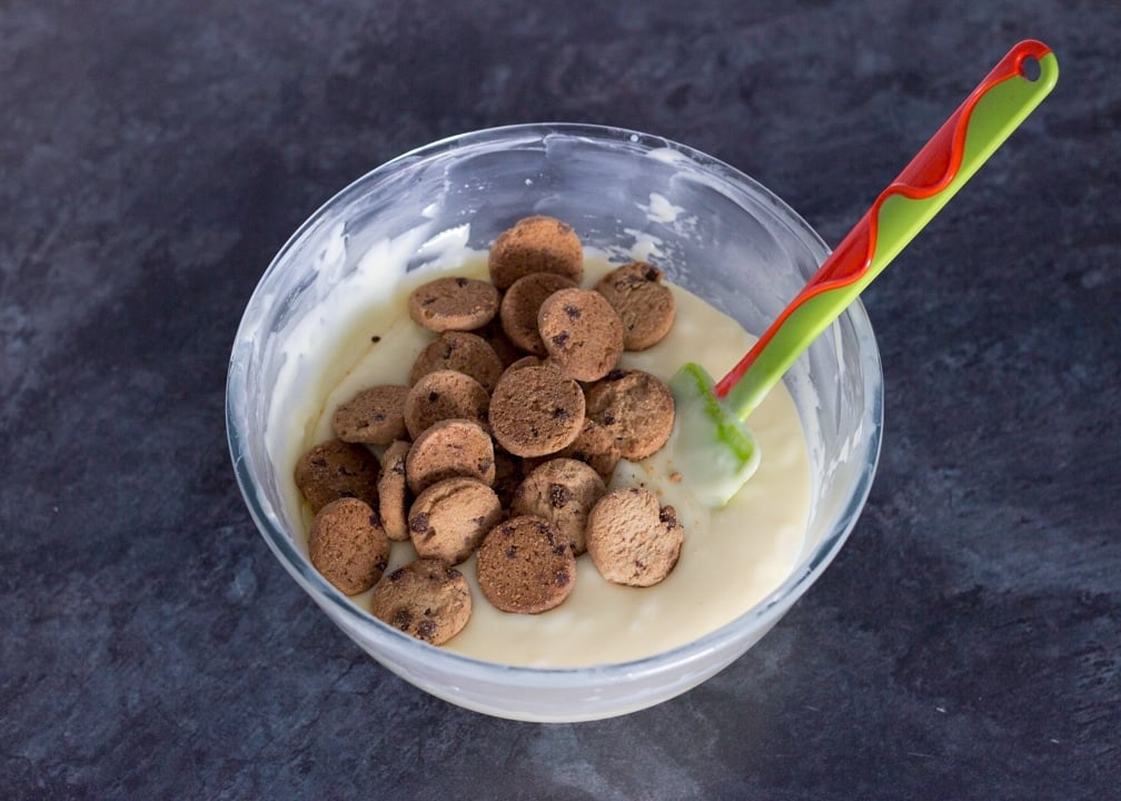 Milk & Cookies Chocolate Fudge Recipe: Melted Chocolate Fudge ingredients in a bowl with cookies