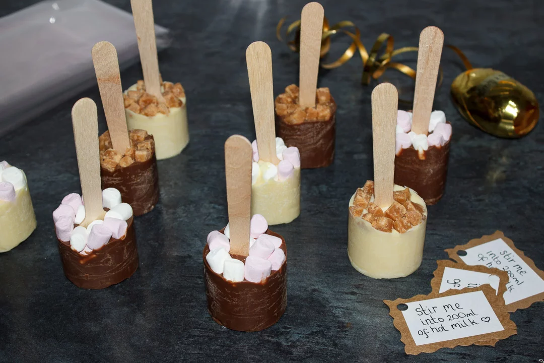 https://kitchenmason.com/wp-content/uploads/2019/11/Homemade-Hot-Chocolate-Sticks-8.jpg.webp
