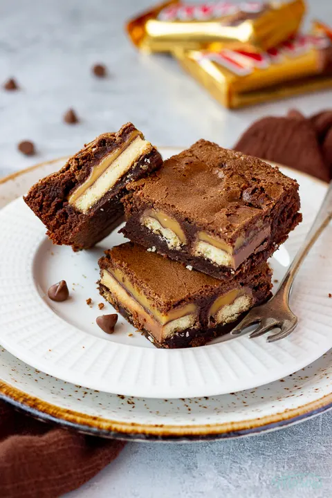 Fabulously Fudgy Twix Brownies | Easy Picture Recipes - Kitchen Mason