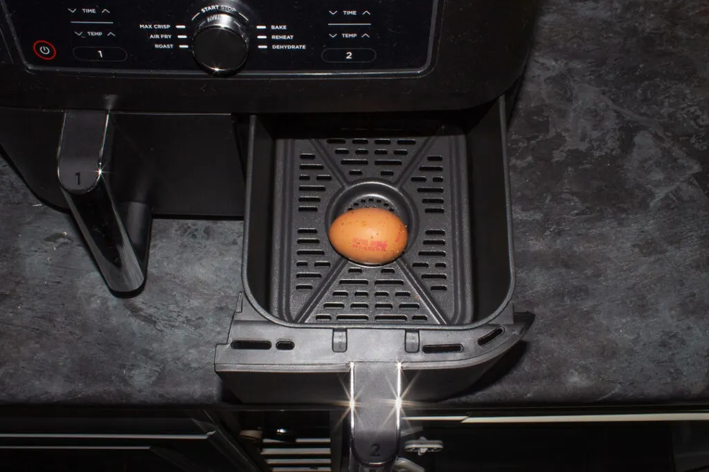 An egg in an air fryer draw