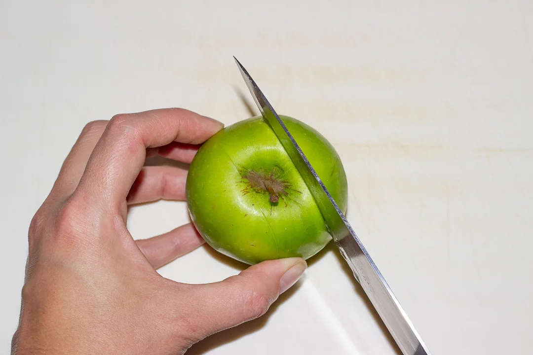 An apple with 2 cuts