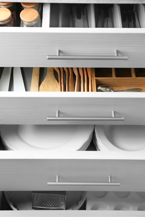 Kitchen drawers with neatly organised cutlery