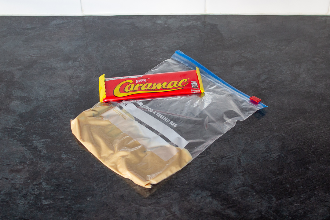 Melted blonde chocolate in a plastic zip lock bag.