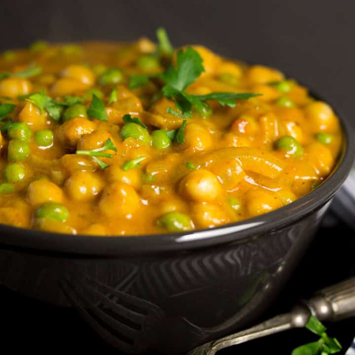 ★★★★★ (5.0)&nbsp;30 mins Easy Coconut Chickpea Curry Recipe