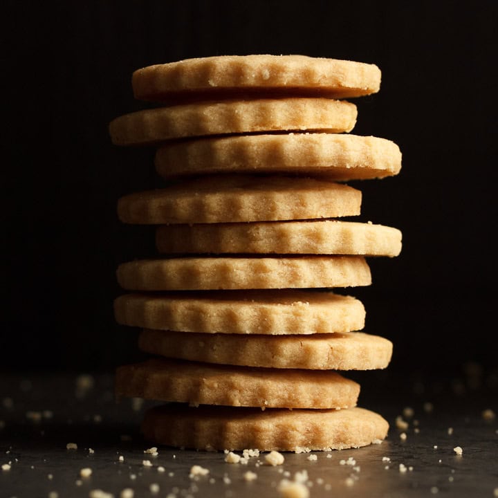 ★★★★★ (4.5)&nbsp;30 mins Easy Shortbread Cookie Recipe