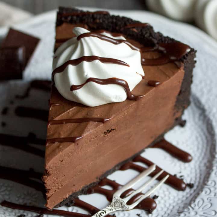 ★★★★ (4.3)&nbsp;4 hrs 30 mins Luxurious No Bake Chocolate Cheesecake